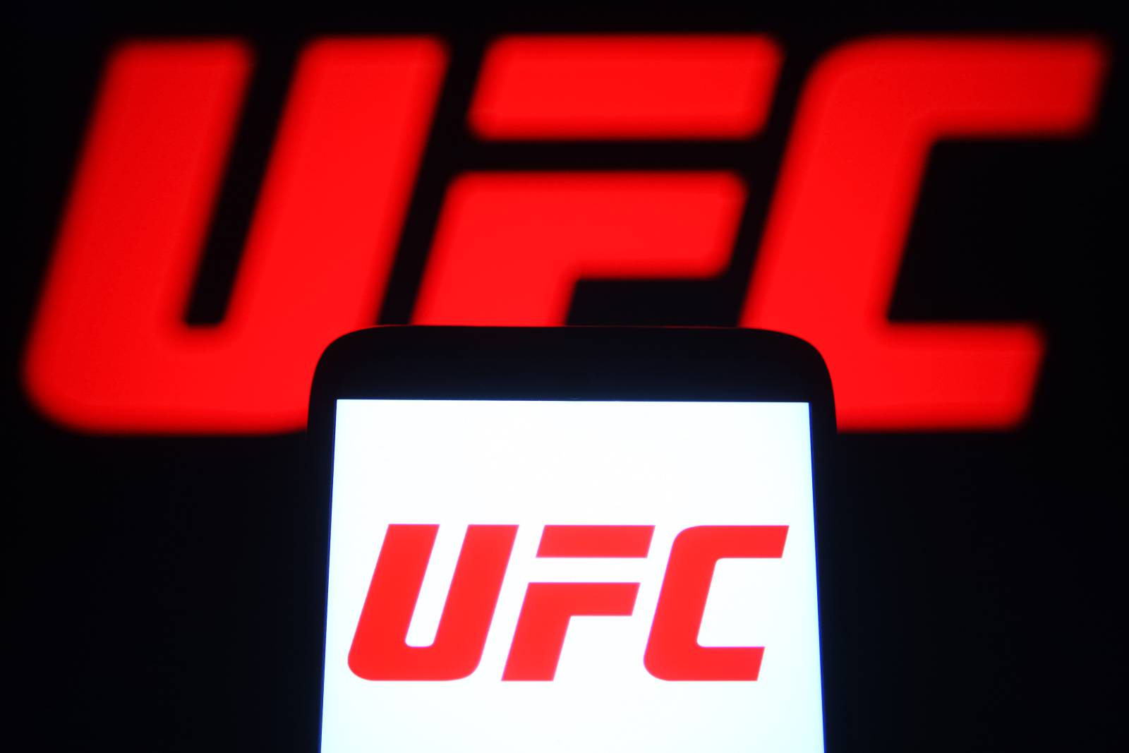 Топурия пригрозил звезде UFC Холлоуэю