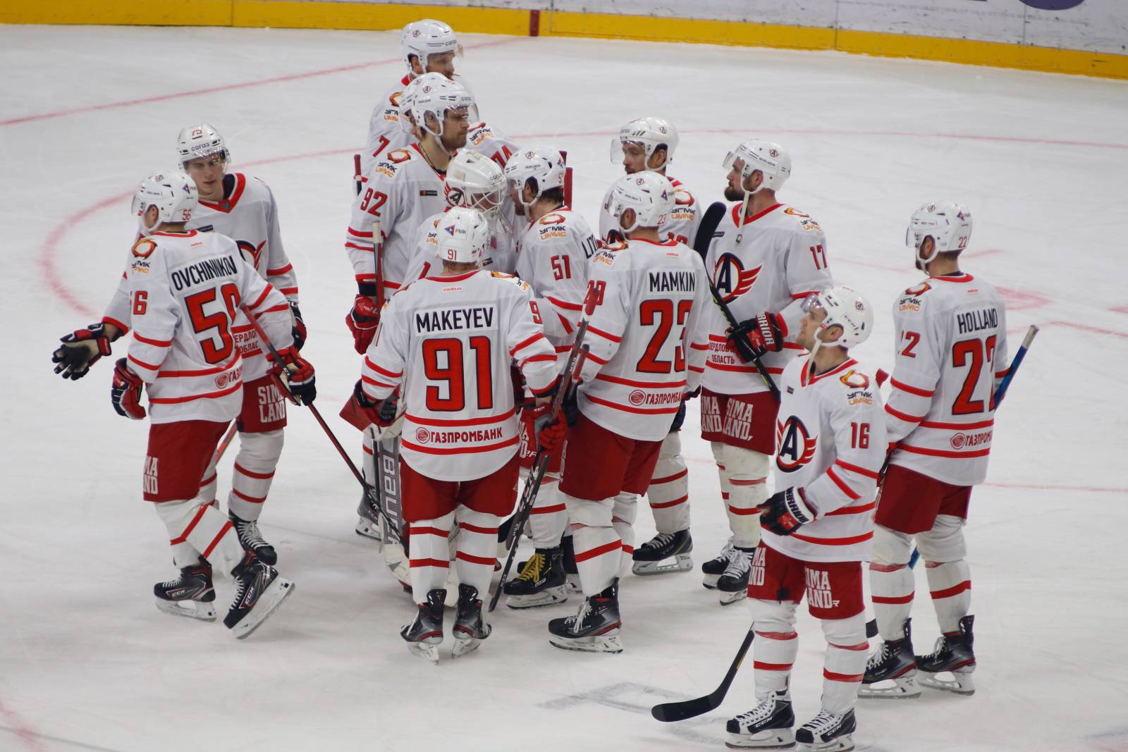 «Автомобилист» подписал двух молодых игроков