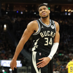 Яннис Адетокумбо пропускает матчи сборной Греции из-за неоплаченной страховки